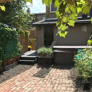 Love-nest With Private Hot Tub Apartment Toronto